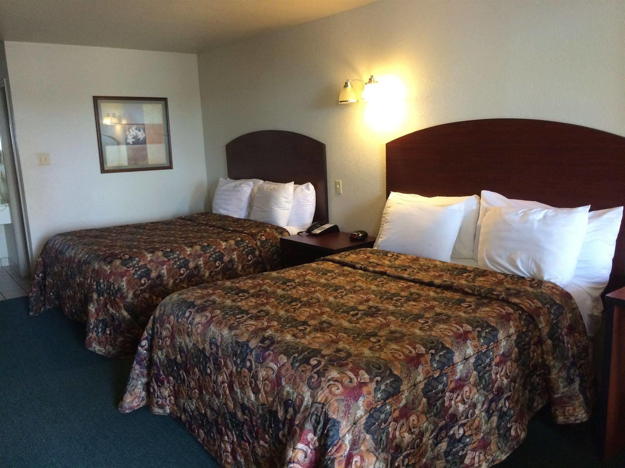 Country Hill Inn & Suite Eagle Pass Eksteriør bilde